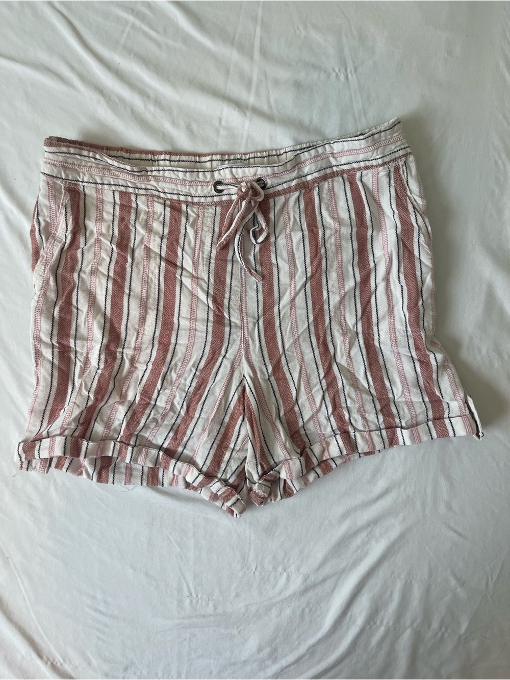 Per Se Shorts Women’s Size L Multi Colored Striped Linen Straight Leg Pull On